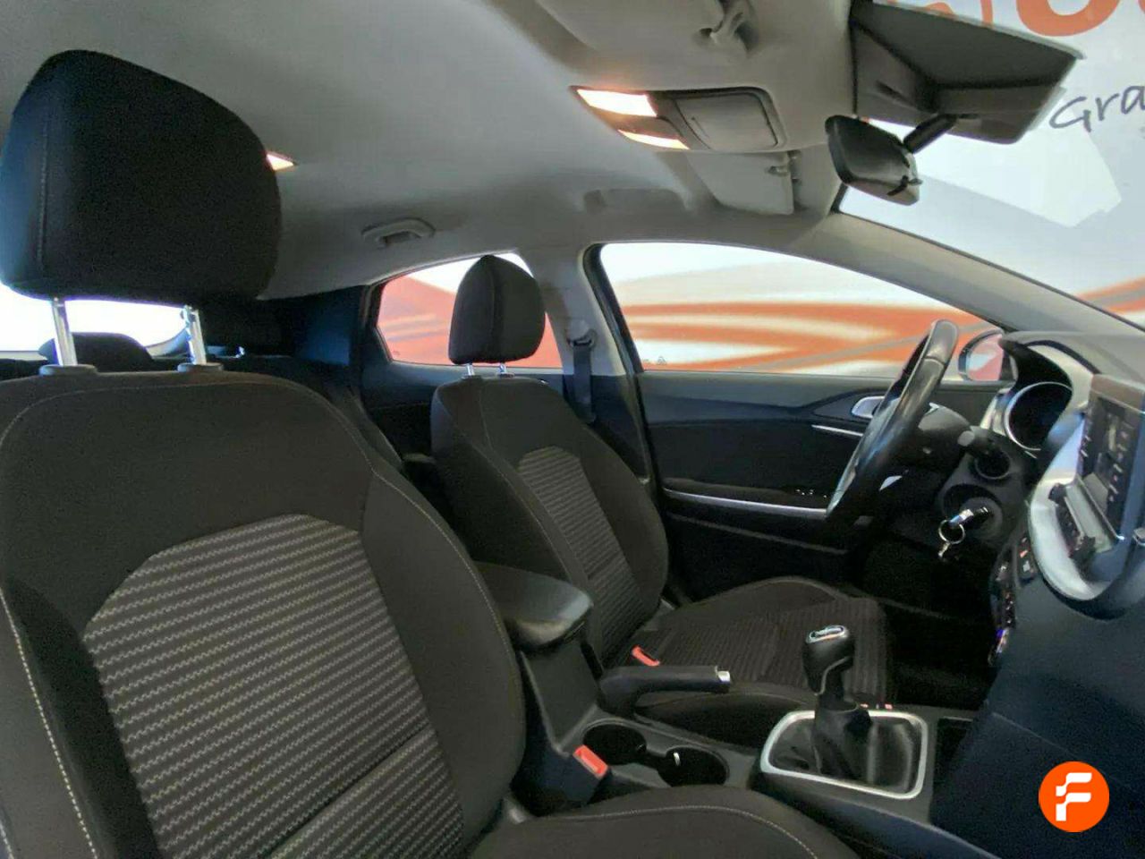 Foto Kia XCeed 20