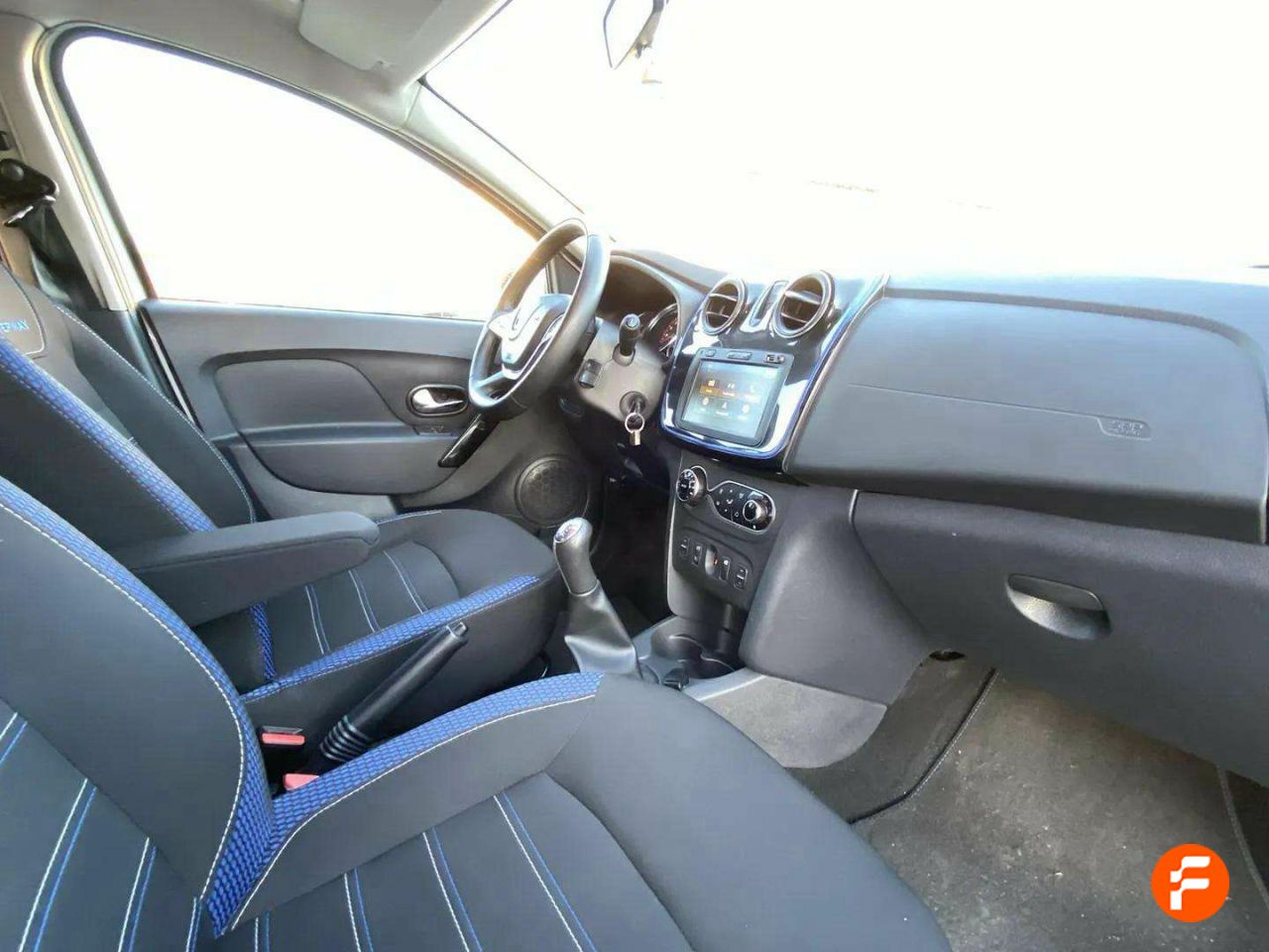 Foto Dacia Sandero 18
