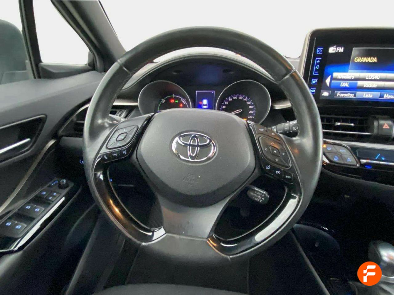 Foto Toyota C-HR 12