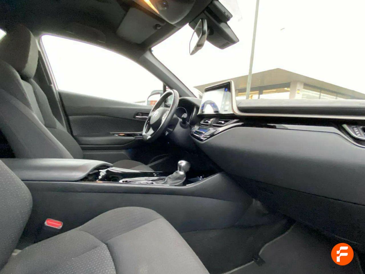 Foto Toyota C-HR 18
