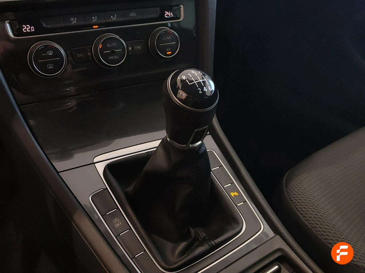 Foto Volkswagen Golf 16
