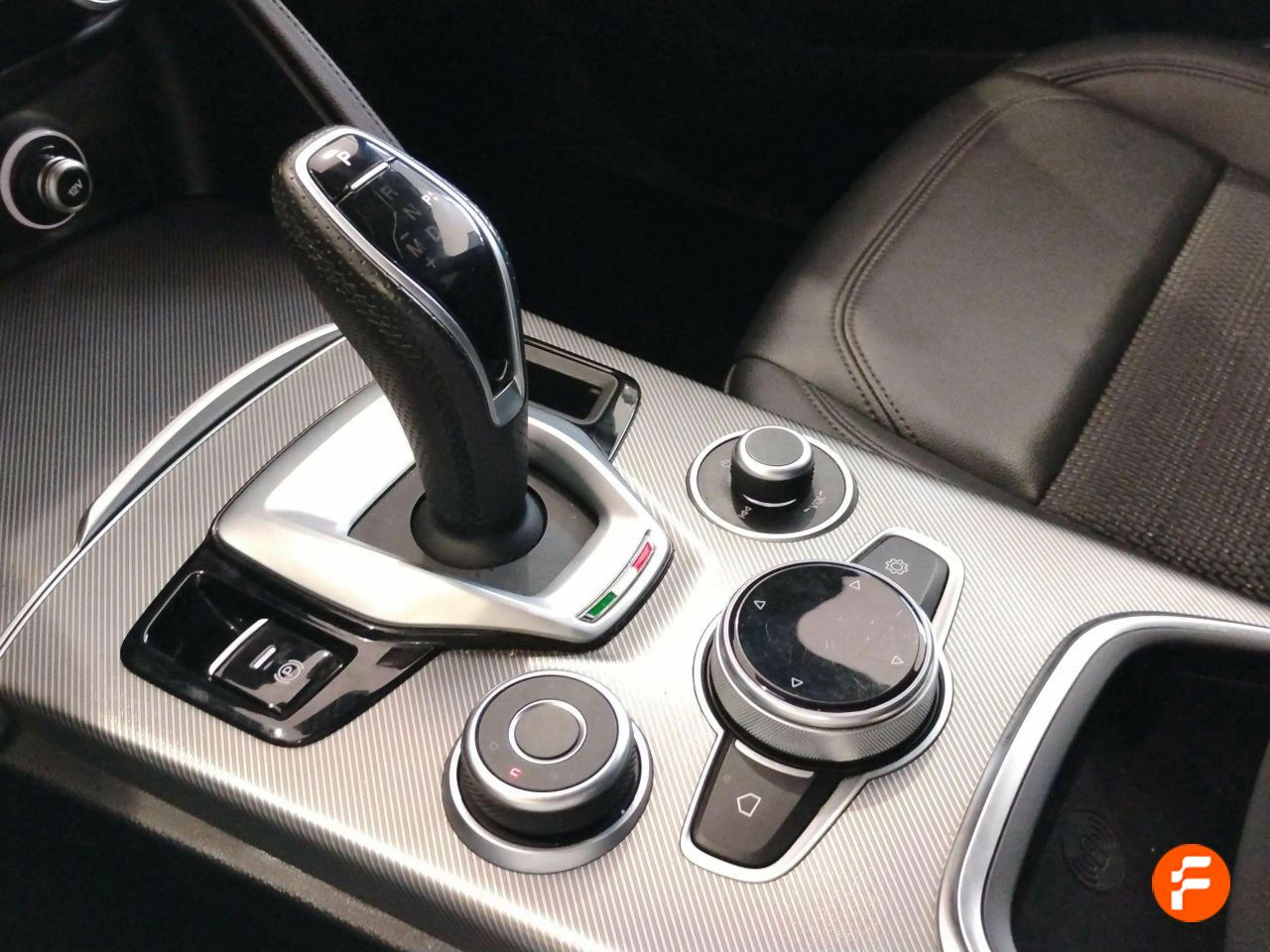 Foto Alfa Romeo Stelvio 24
