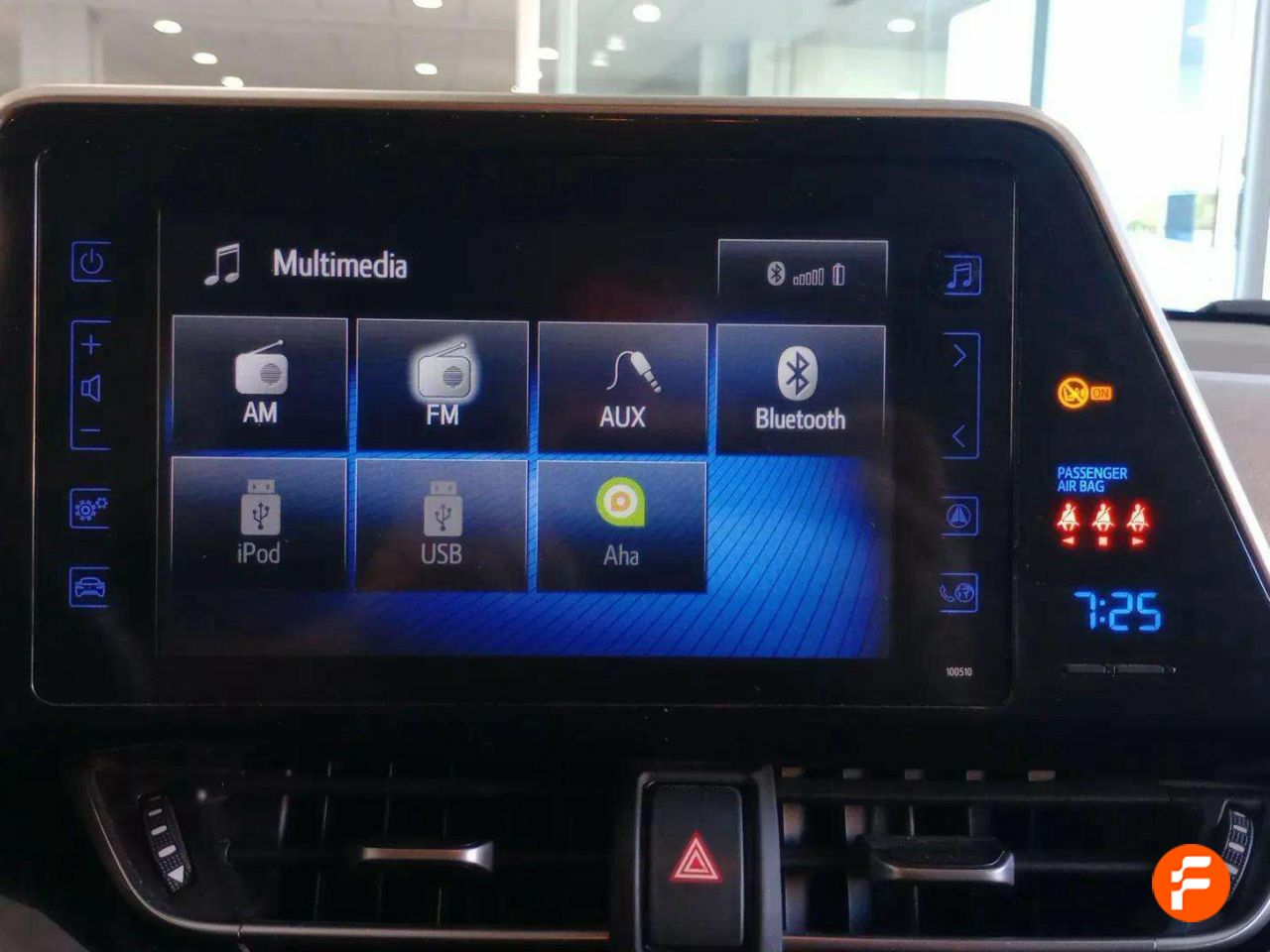 Foto Toyota C-HR 17
