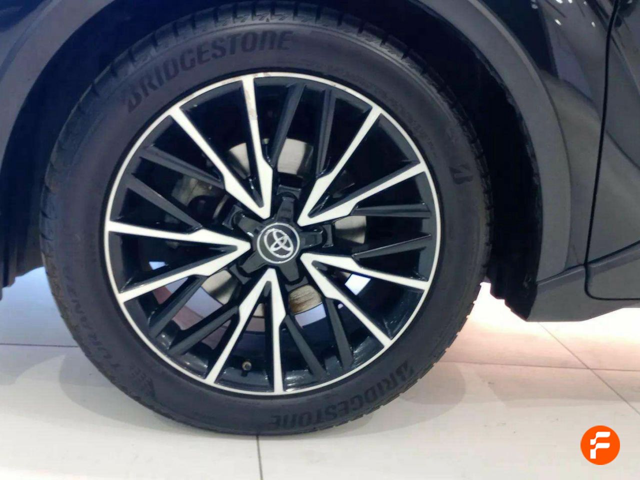 Foto Toyota C-HR 23