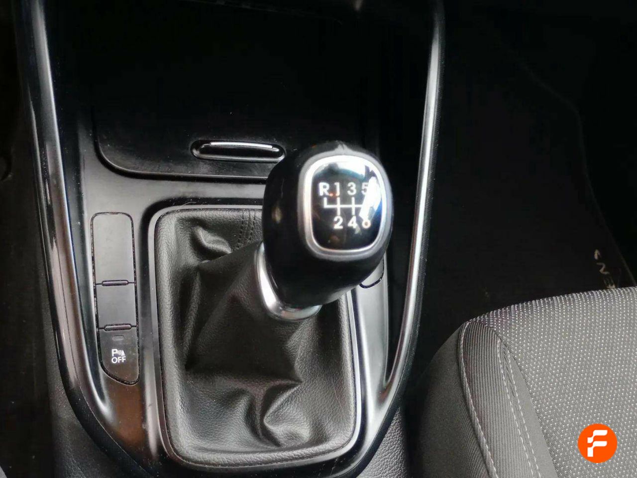 Foto Kia Carens 15