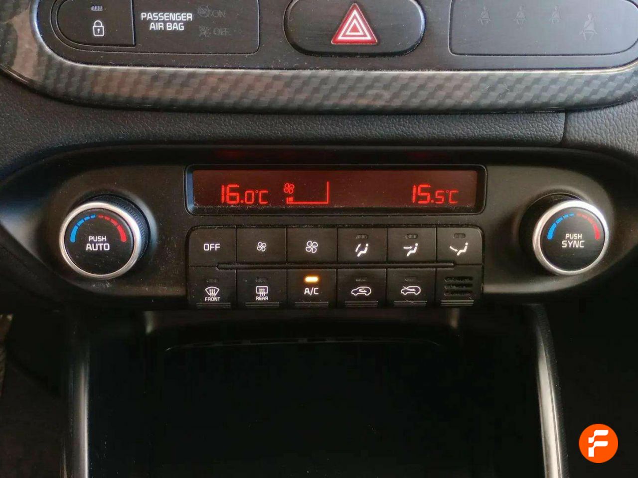 Foto Kia Carens 16