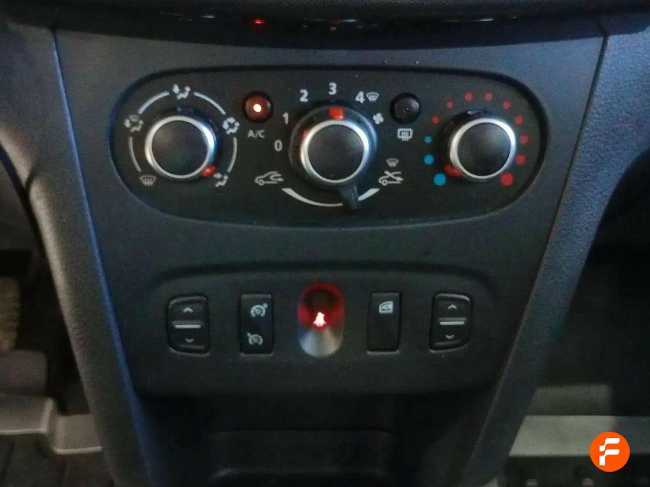 Foto Dacia Sandero 16