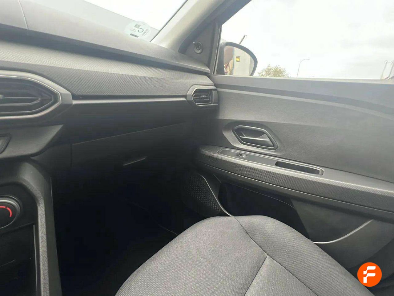 Foto Dacia Sandero 24