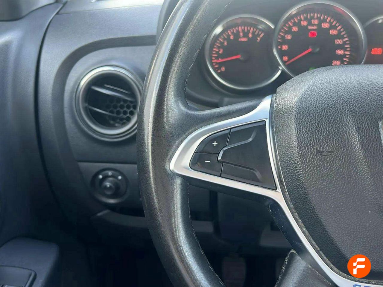 Foto Dacia Lodgy 14