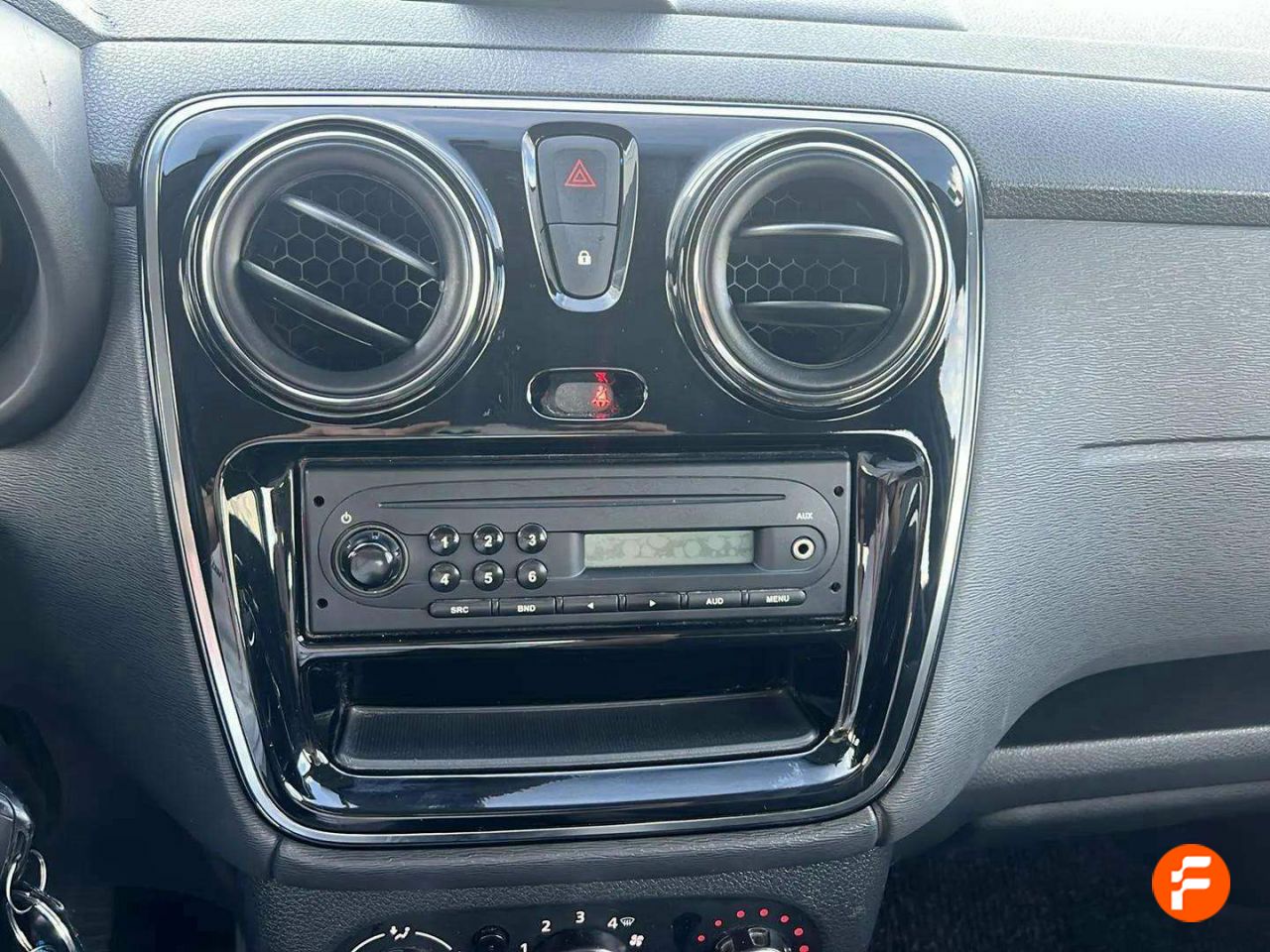 Foto Dacia Lodgy 18