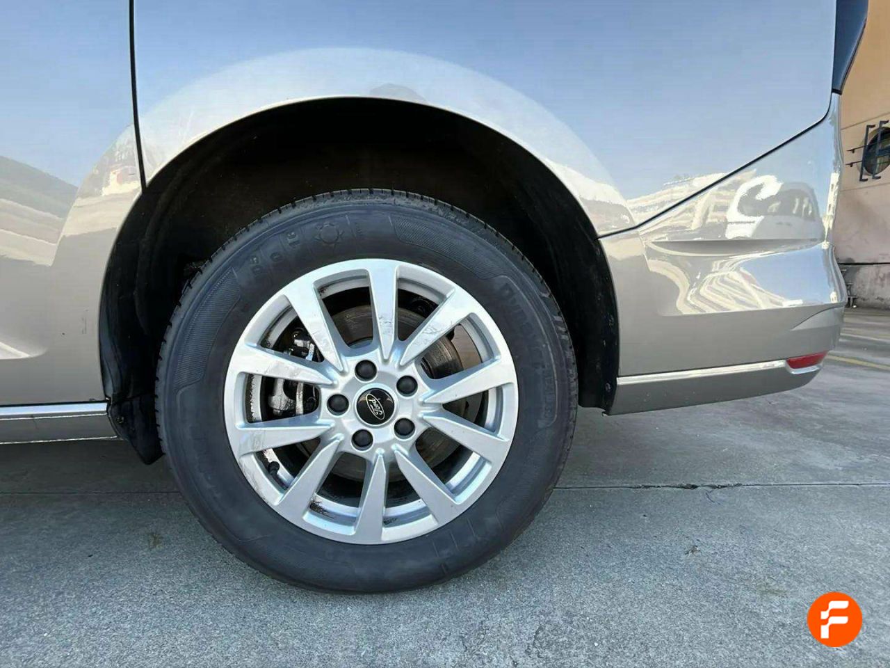 Foto Ford Tourneo Connect 15