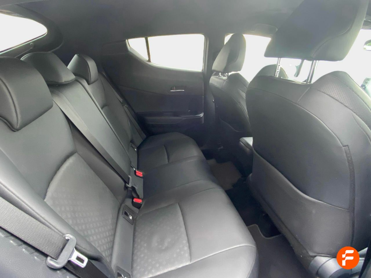 Foto Toyota C-HR 16