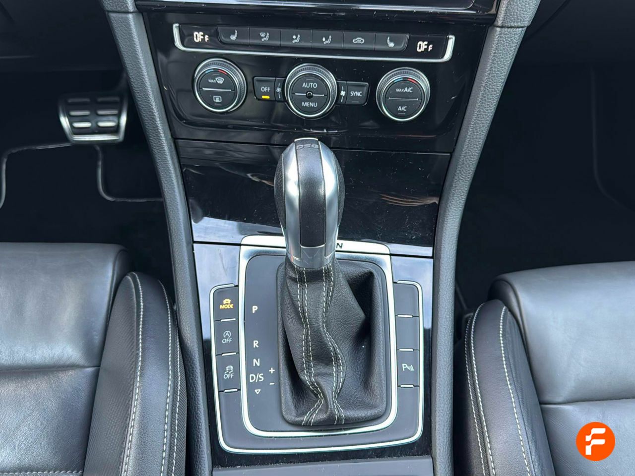 Foto Volkswagen Golf 21