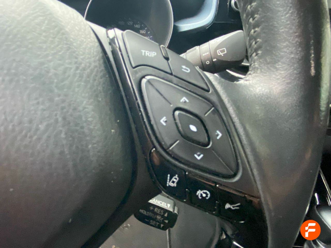 Foto Toyota C-HR 13