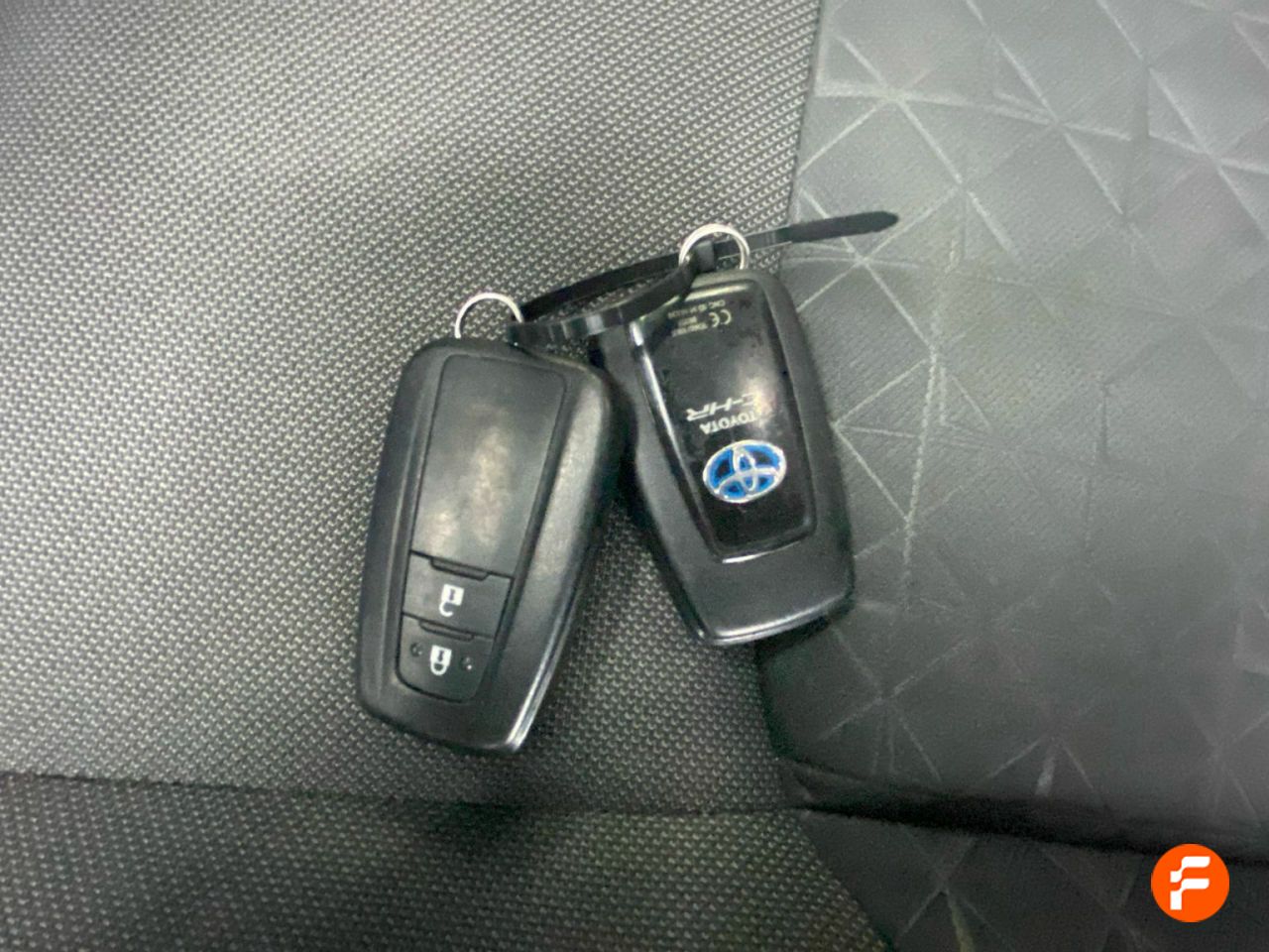 Foto Toyota C-HR 22