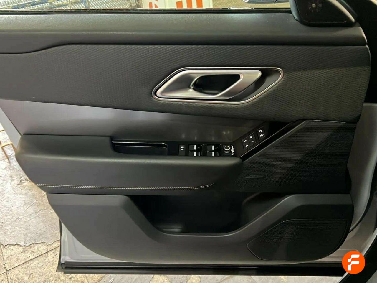 Foto Land-Rover Range Rover Velar 23