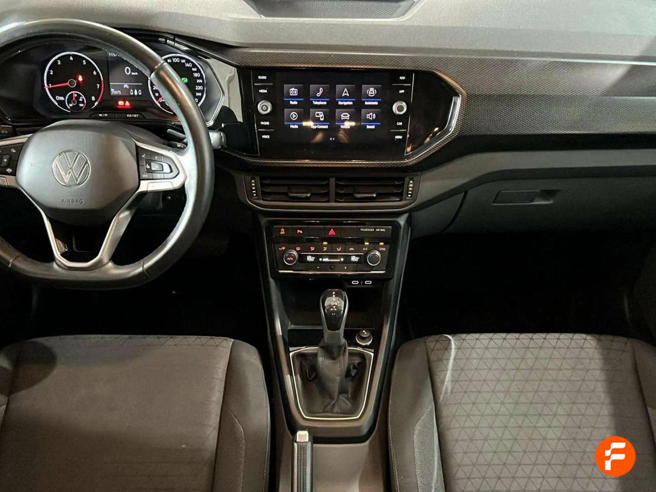 Foto Volkswagen T-Cross 15