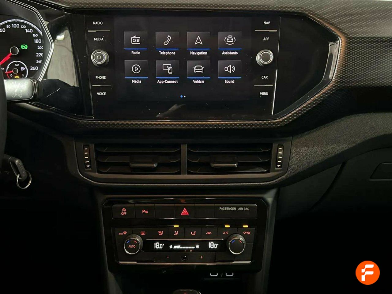 Foto Volkswagen T-Cross 16