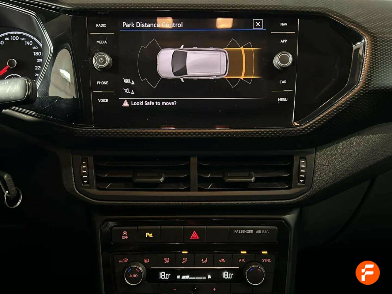 Foto Volkswagen T-Cross 17