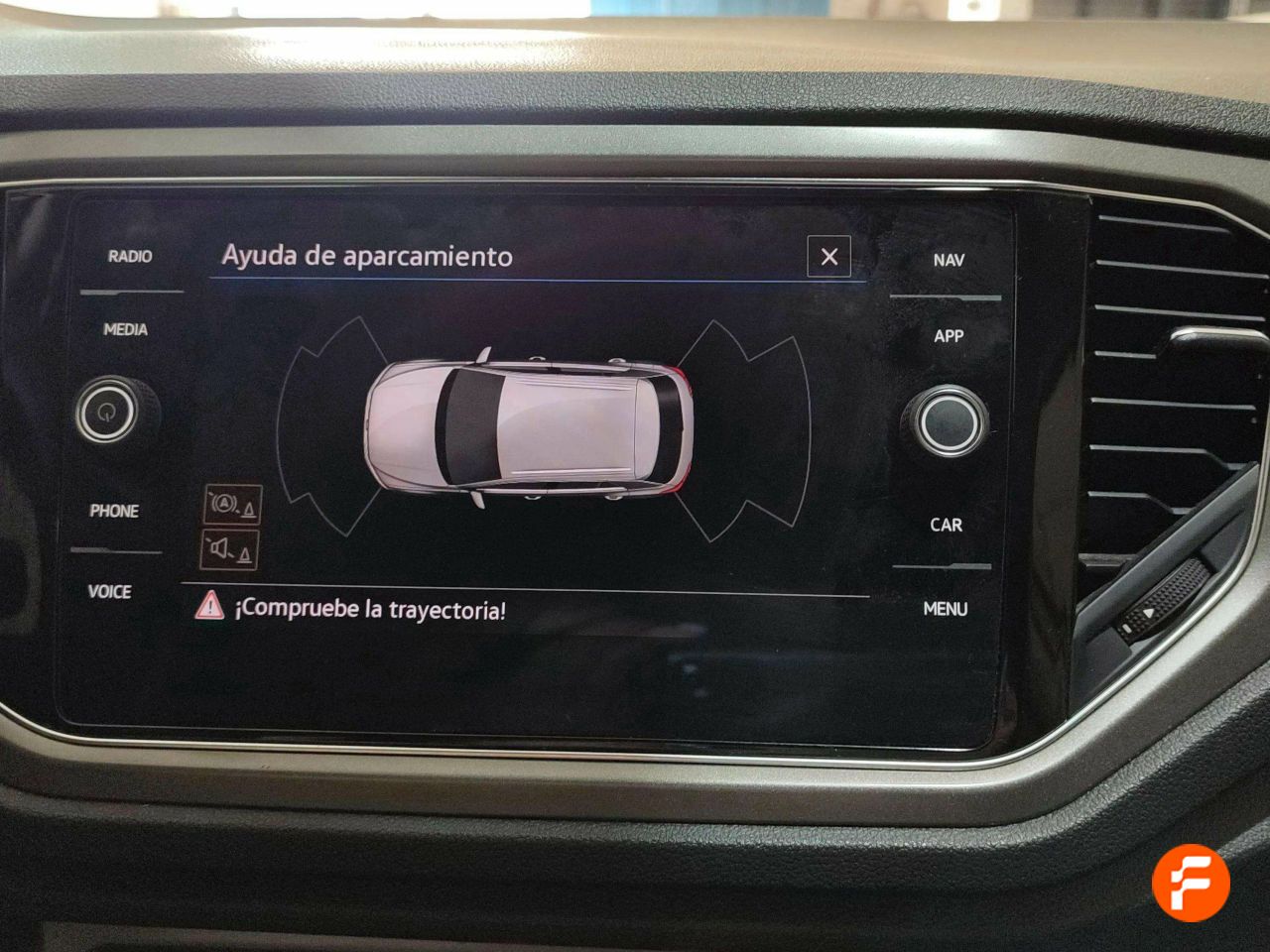 Foto Volkswagen T-Roc 16