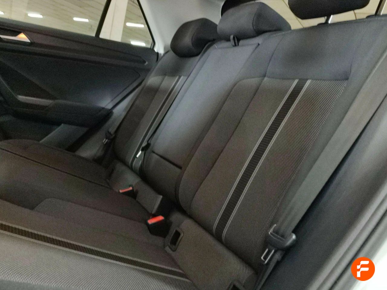 Foto Volkswagen T-Roc 21