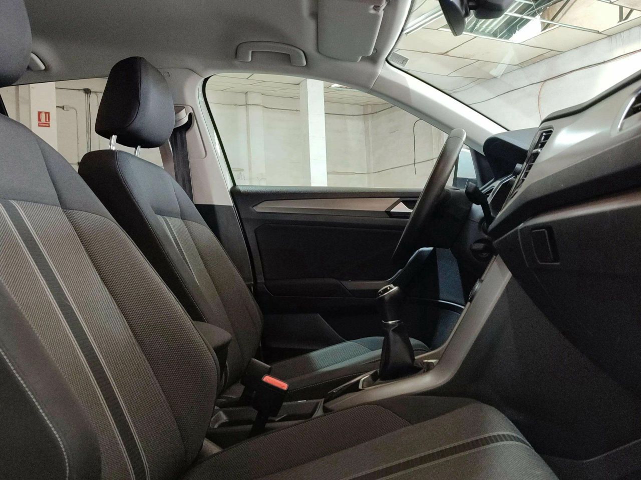 Foto Volkswagen T-Roc 24
