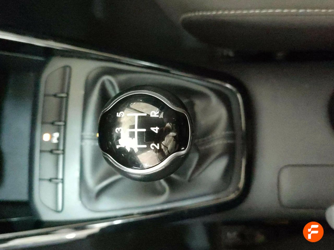 Foto Kia Stonic 18