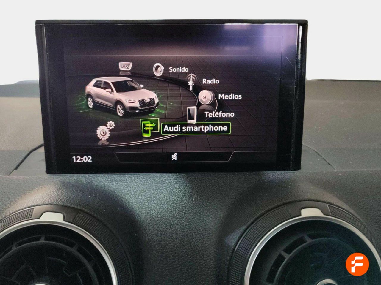 Foto Audi Q2 13