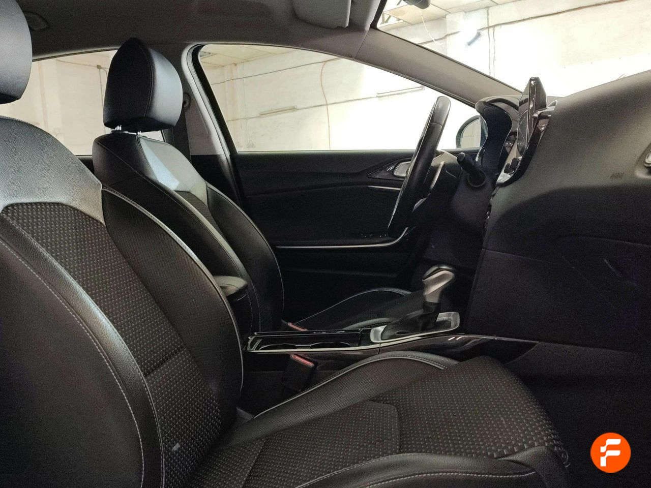 Foto Kia XCeed 24