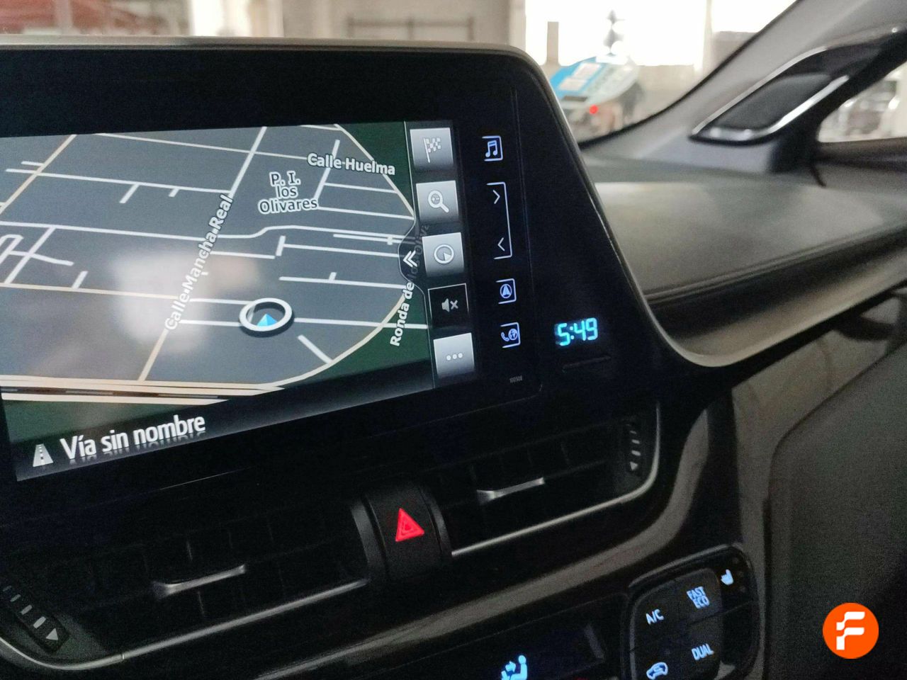 Foto Toyota C-HR 16