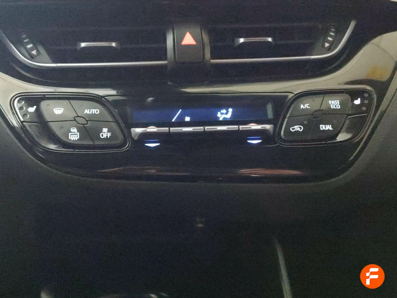 Foto Toyota C-HR 18