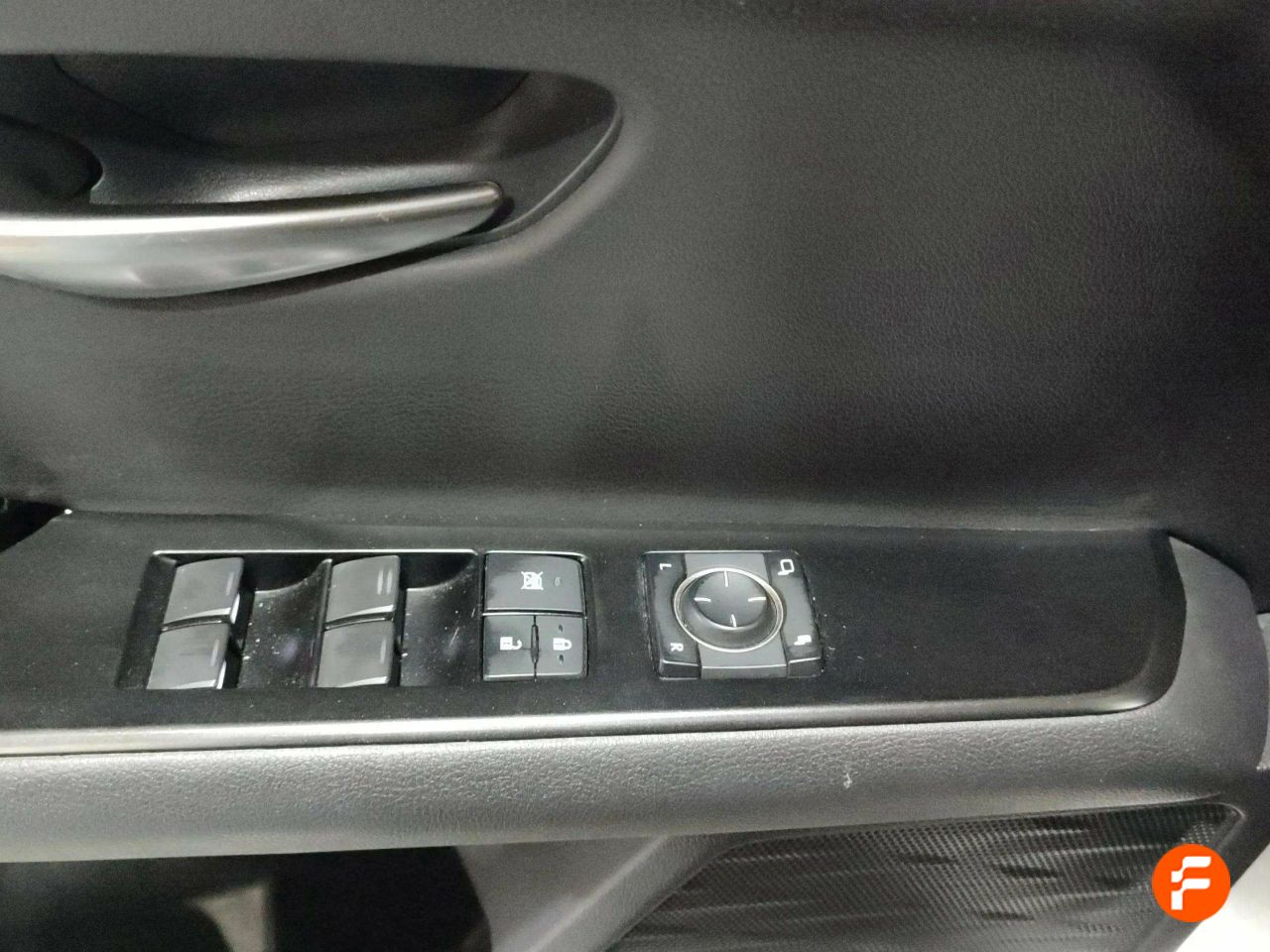 Foto Lexus UX 8