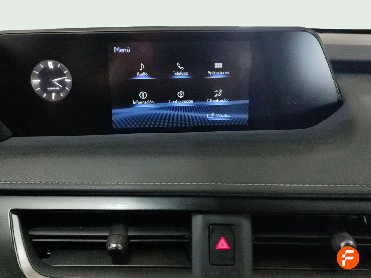 Foto Lexus UX 13
