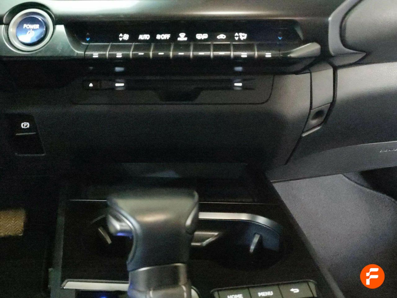 Foto Lexus UX 15