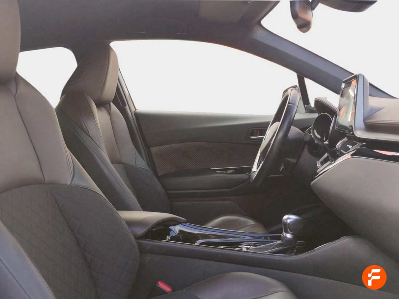 Foto Toyota C-HR 11