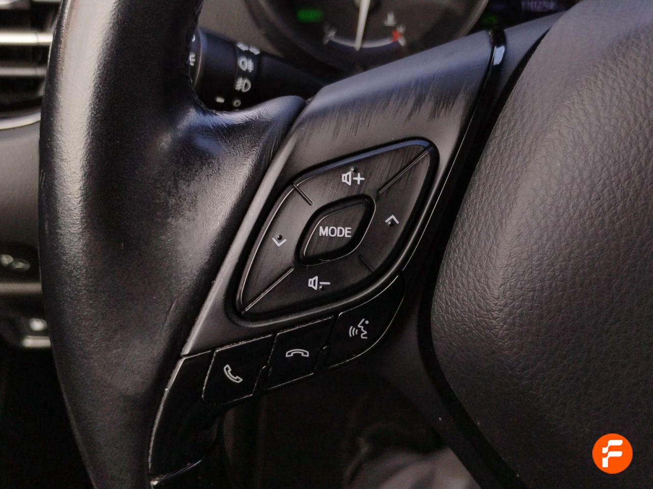 Foto Toyota C-HR 21
