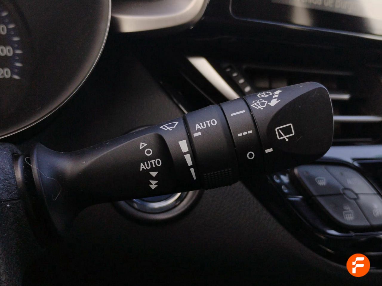 Foto Toyota C-HR 24