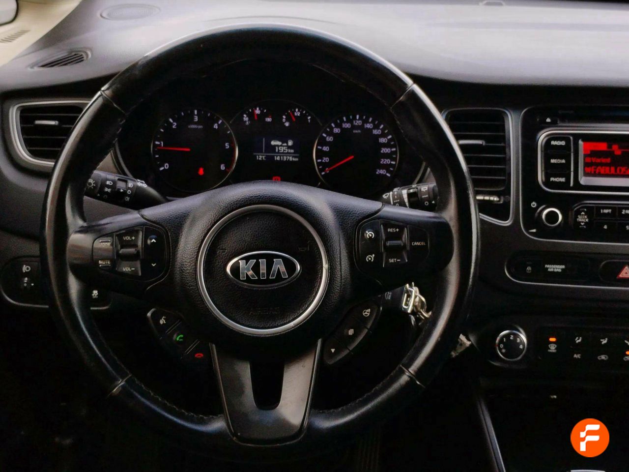 Foto Kia Carens 15