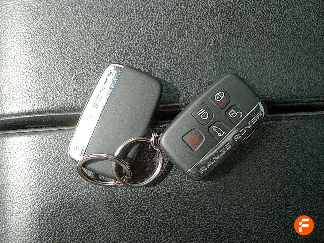 Foto Land-Rover Range Rover Velar 35