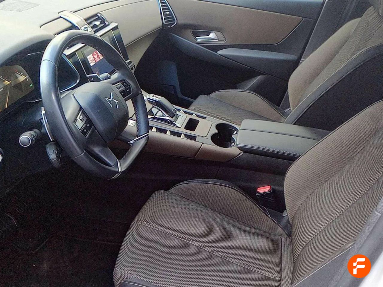 Foto DS Automobiles DS 7 10