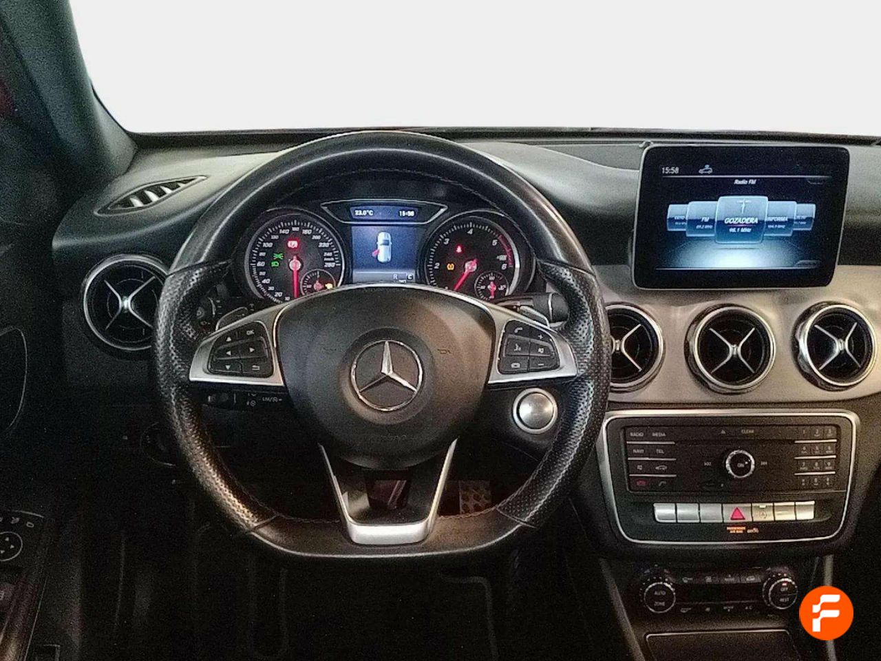 Foto Mercedes-Benz Clase GLA 10