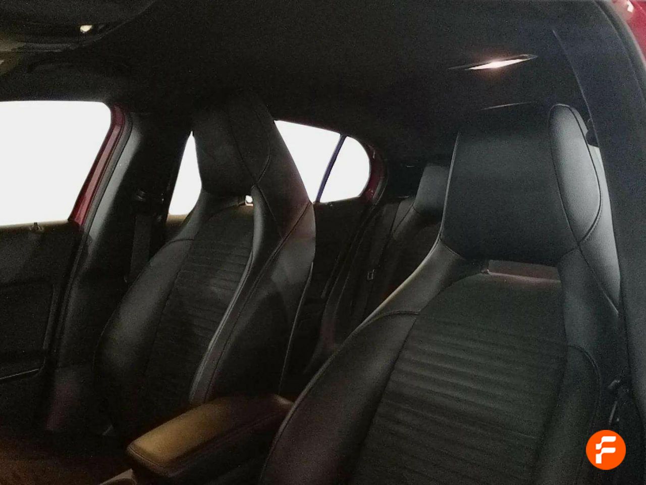 Foto Mercedes-Benz Clase GLA 15