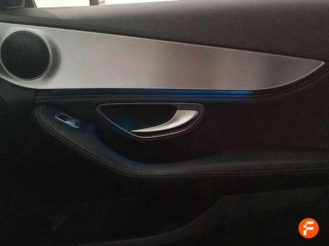 Foto Mercedes-Benz Clase C 25
