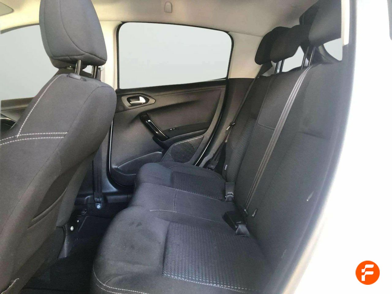 Foto Peugeot 208 8