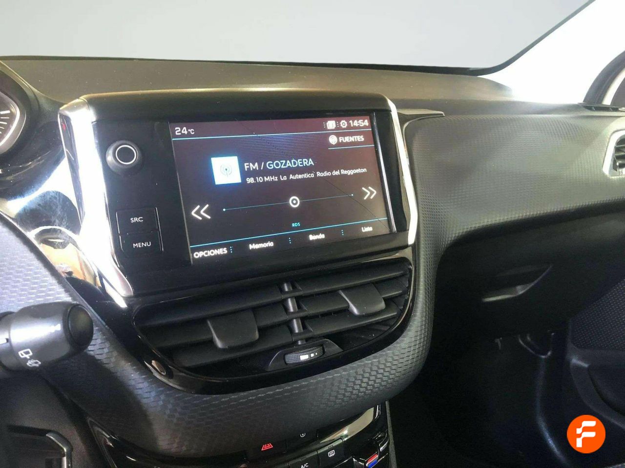 Foto Peugeot 208 11