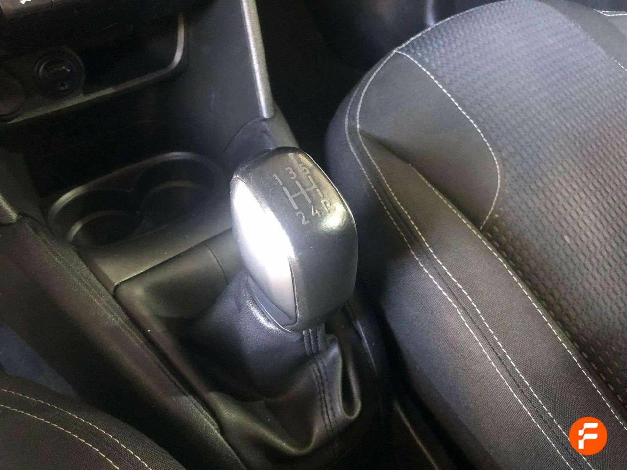 Foto Peugeot 208 13