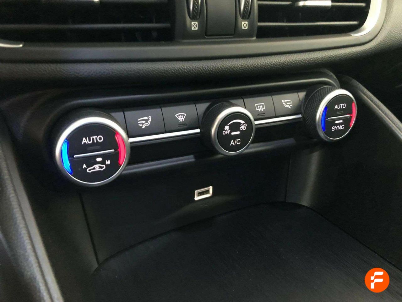 Foto Alfa Romeo Giulia 14