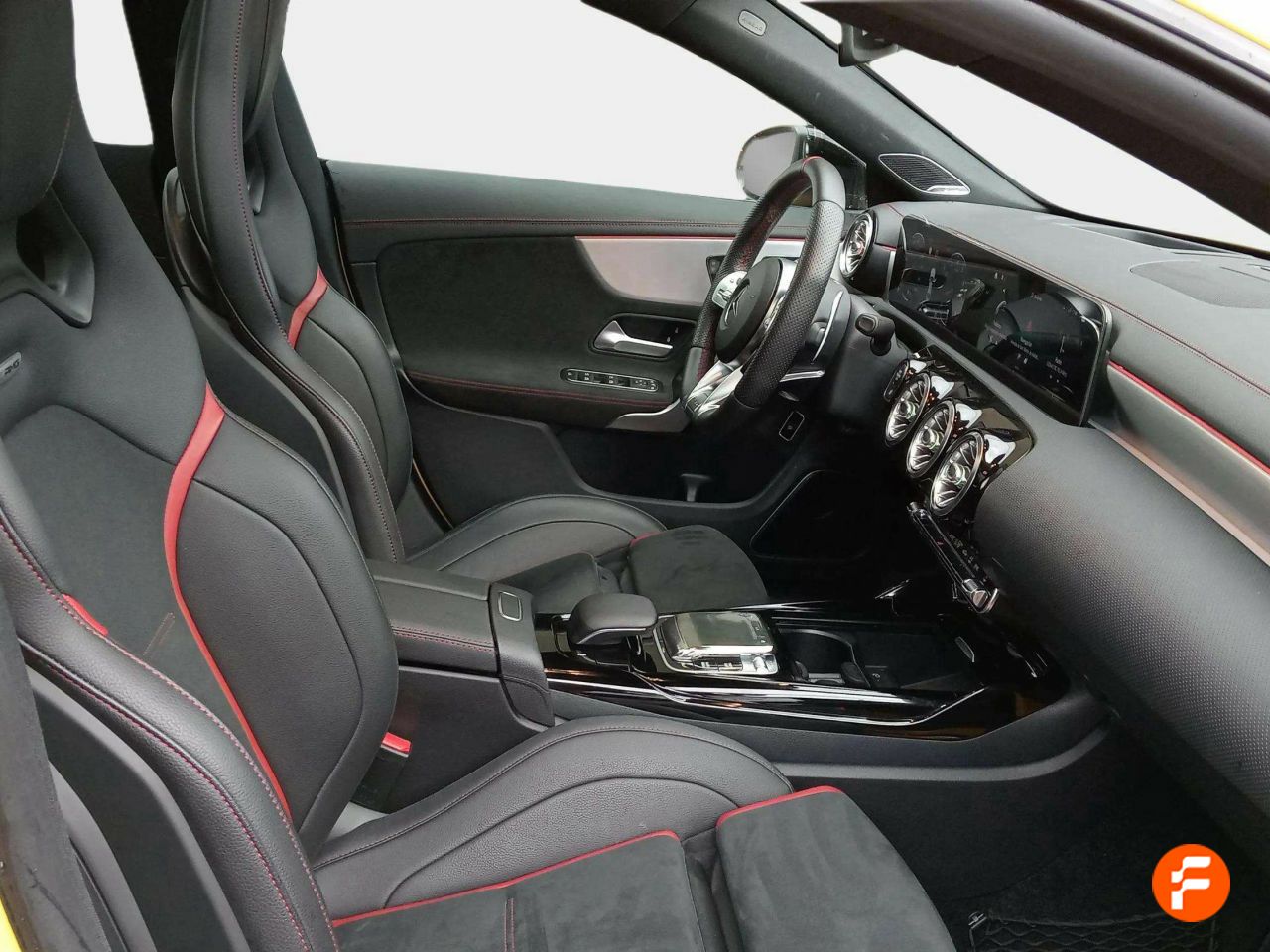 Foto Mercedes-Benz Clase CLA 14