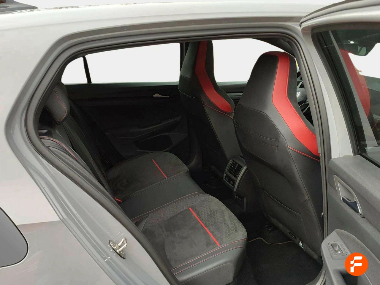Foto Volkswagen Golf 21
