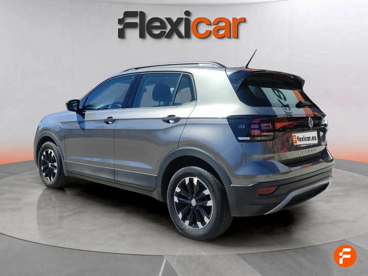 Foto Volkswagen T-Cross 4